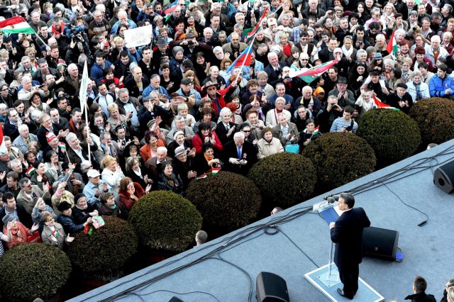 «Δεν θα γίνουμε αποικία της ΕΕ» λέει ο Ορμπάν μετά το «πάγωμα» πόρων προς την Ουγγαρία